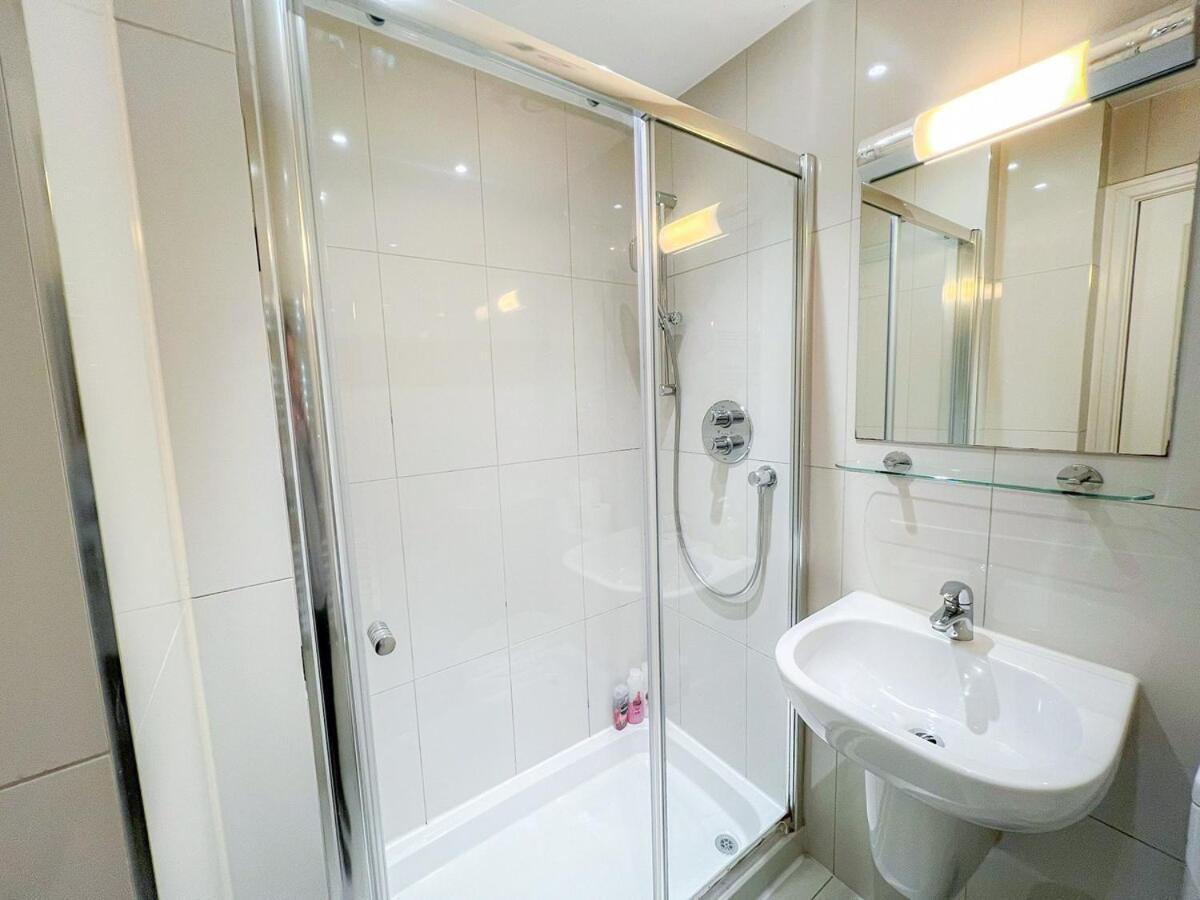 3 Bedroom Apartment With Private Terrace In Pimlico, Westminster, Victoria London Exterior photo